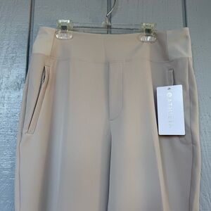 New Athleta Creamy beige versatile & packable endless high rise Pants size 6
